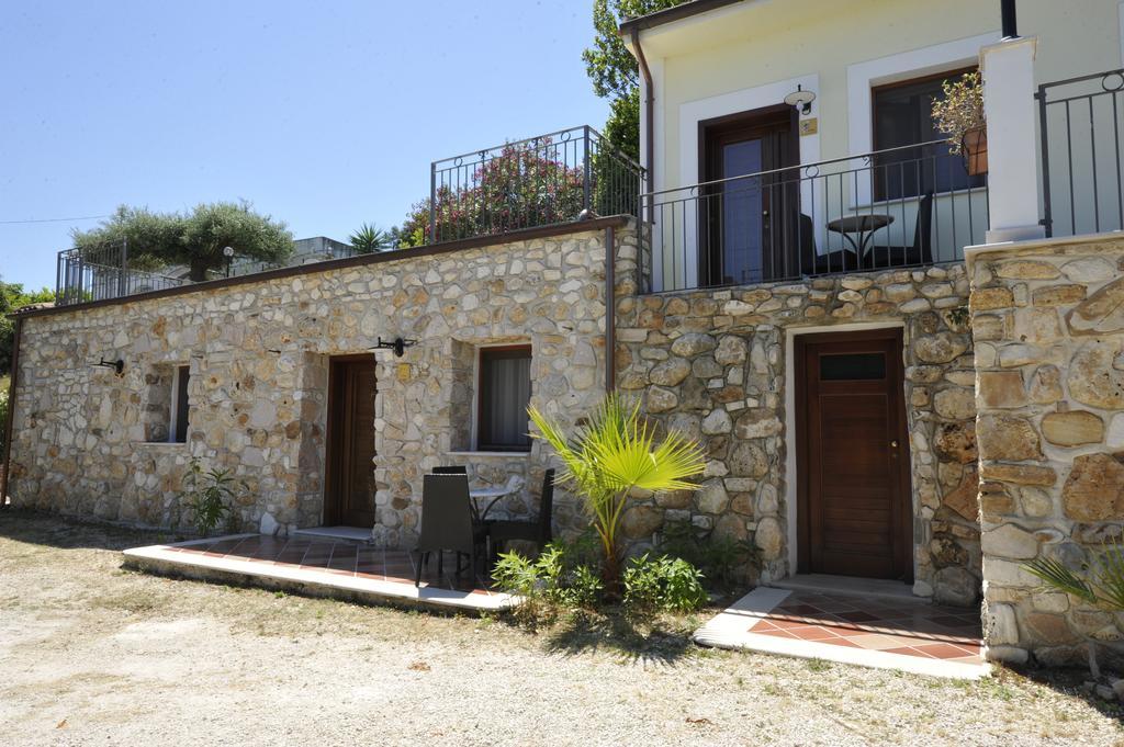 Albergo Villa Vittoria Rodi Garganico Exterior foto